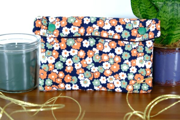 Pochette molletonnée petit format bleu marine et orange