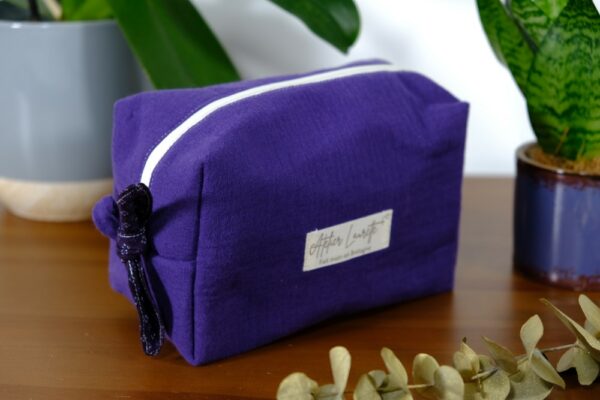 Trousse de toilette petit format violette – Image 2