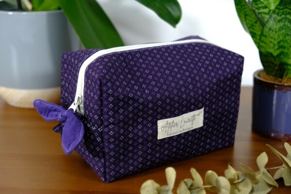 Trousse de toilette petit format violette à motifs losanges – Image 2