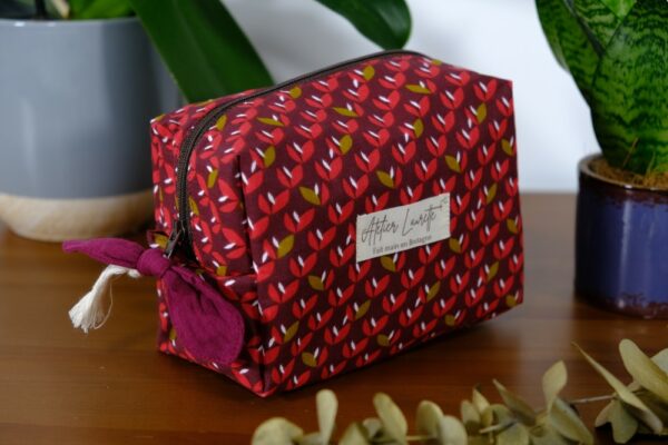 Trousse de toilette petit format à motifs pétales – Image 2