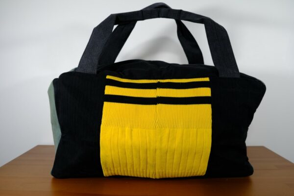 Grand sac de voyage en jean noir upcyclé