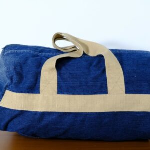 Sac polochon en jean upcyclé bleu marine