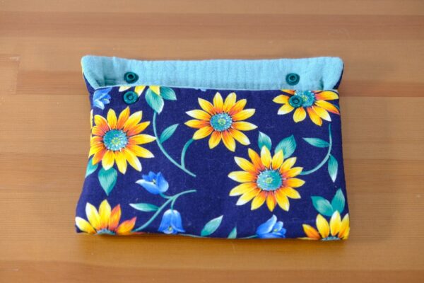Pochette molletonnée petit format marine et fleurs – Image 2