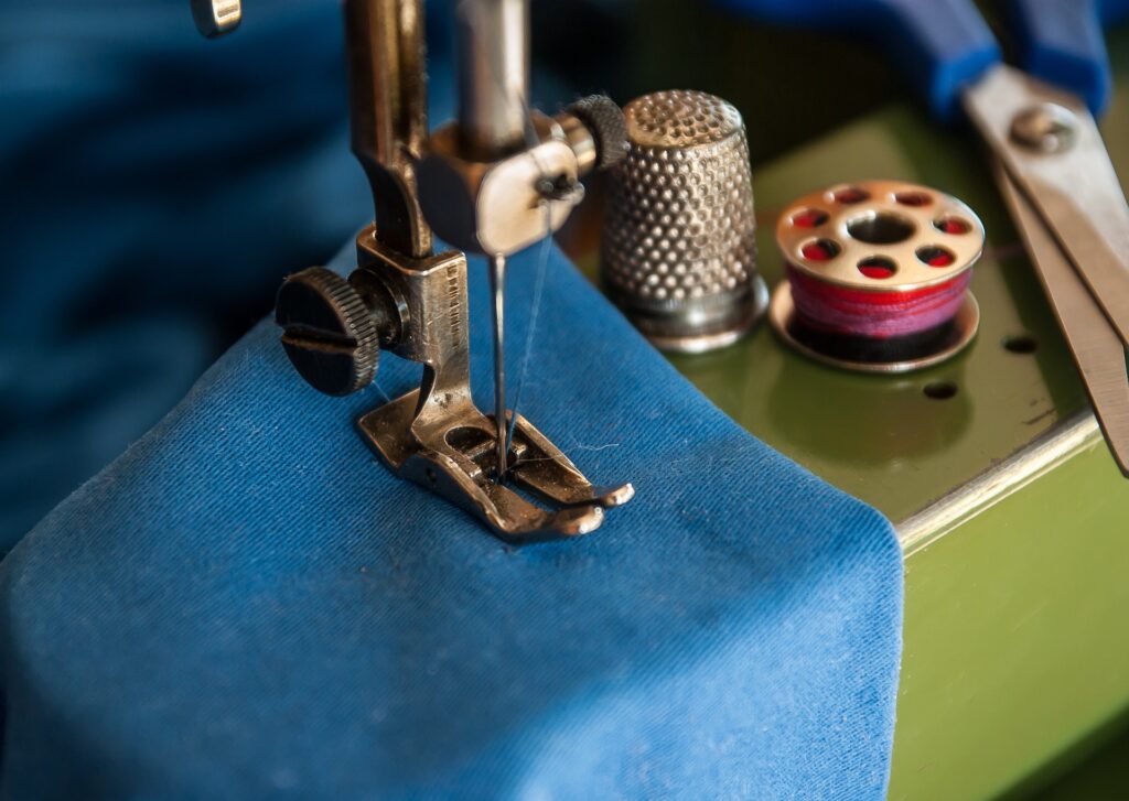 pied-machine-couture