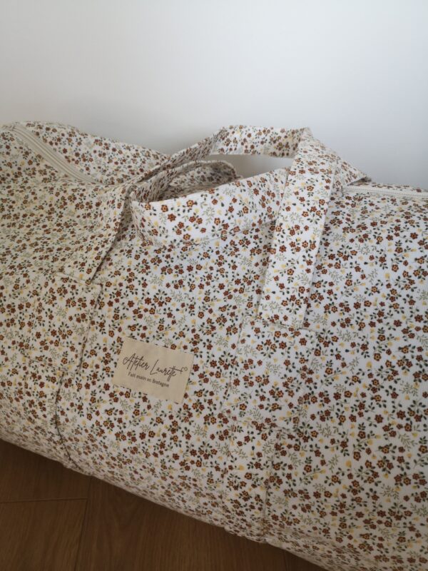 Grand sac de voyage en velours blanc à fleurs