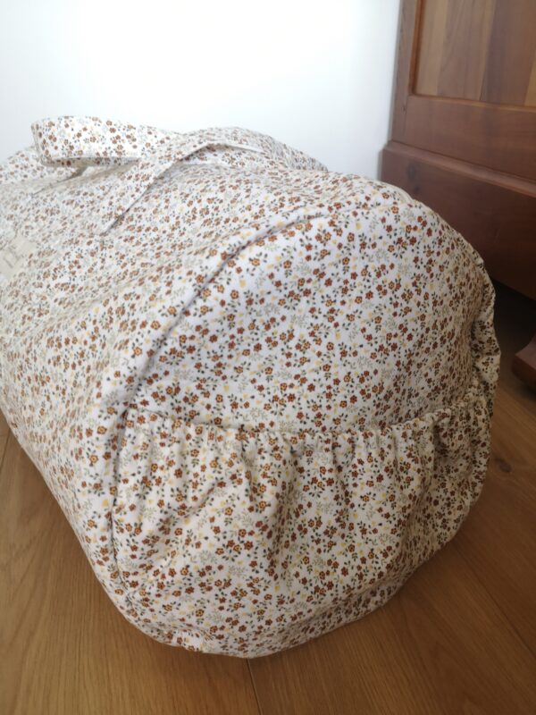 Grand sac de voyage en velours blanc à fleurs – Image 5