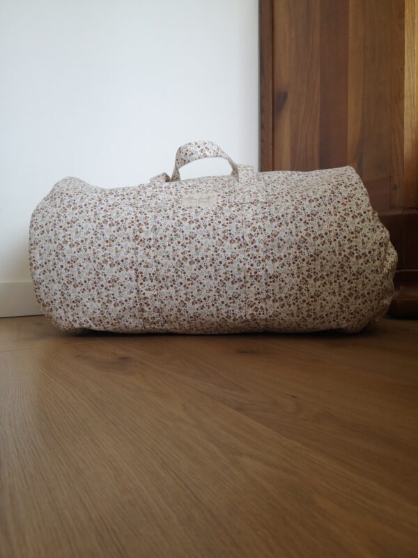 Grand sac de voyage en velours blanc à fleurs – Image 2